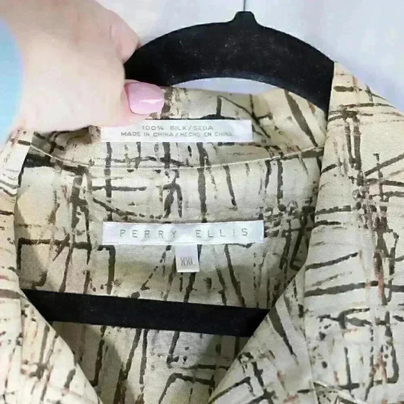 Perry Ellis Size XXL Tan/Brown 100% Silk button down - Picture 4 of 12